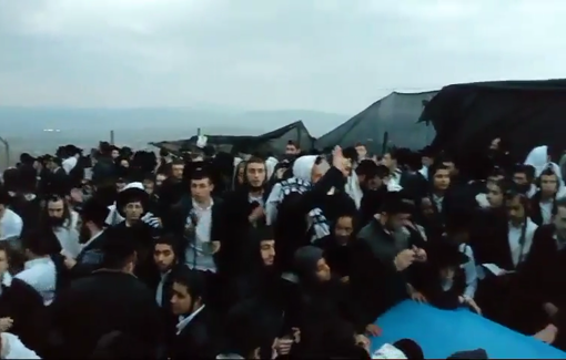 Thumbnail preview image for the video titled: Hundreds of settlers invade Lebanese facilitated by the IDF