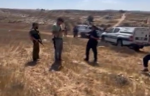 Thumbnail preview image for the video titled: Violent settlers attempting to steal the Palestinian lands near Susiya