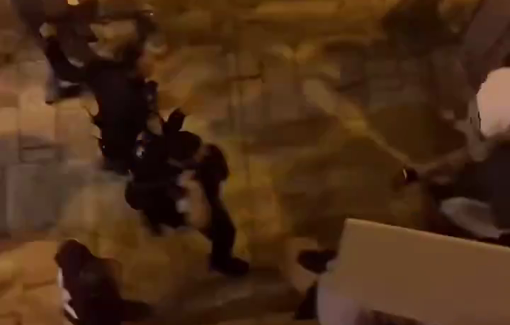 Thumbnail preview image for the video titled: Israeli troops assault worshippers leaving Al Aqsa mosque