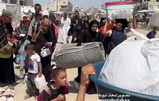 Thumbnail preview image for the video titled: Displacement of Khan Younis following massive forced displacement order 19 May