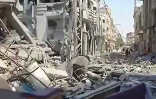 Thumbnail preview image for the video titled: Israeli bombing completely destroyed homes near Bilal bin Rabah mosque, Zaytoun