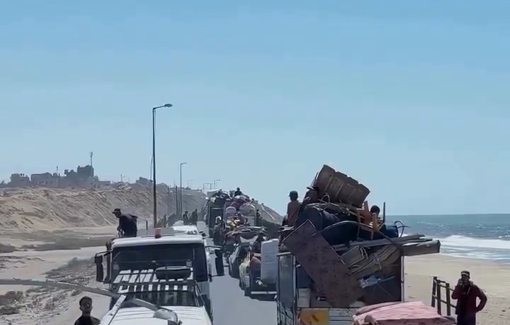 Thumbnail preview image for the video titled: Scenes of renewed displacement in Gaza