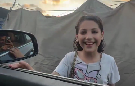 Thumbnail preview image for the video titled: Bracelets and smiles for displaced children