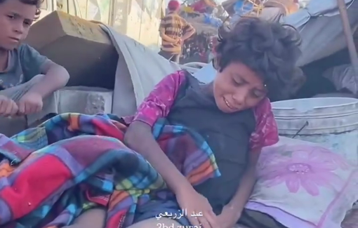 Thumbnail preview image for the video titled: Suffering of a displaced injured child unable to move and without shelter