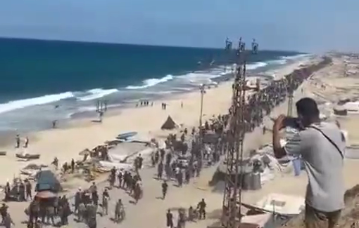 Thumbnail preview image for the video titled: Thousands of forcibly displaced Palestinians return to northern Gaza via Al-Rashid Street