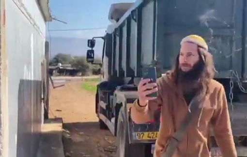 Thumbnail preview image for the video titled: A settler reservist dumped a truckload of spoiled dates in the Fasayil community