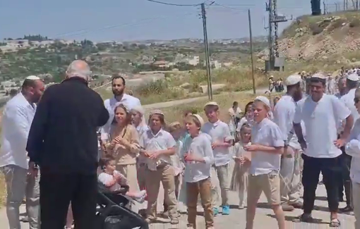 Thumbnail preview image for the video titled: Confrontation between Palestinian residents and settlers in Jabal Jales causing 5 wounded in the village