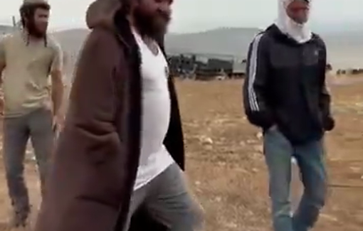 Thumbnail preview image for the video titled: Gang of illegal settlers invaded Palestinian property in Taybeh and besieged the residents