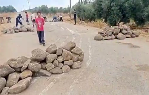 Thumbnail preview image for the video titled: Syrian children blocking a road to obstruct the incursions of the Israeli occupation army in the vicinity of the Al-A'radha