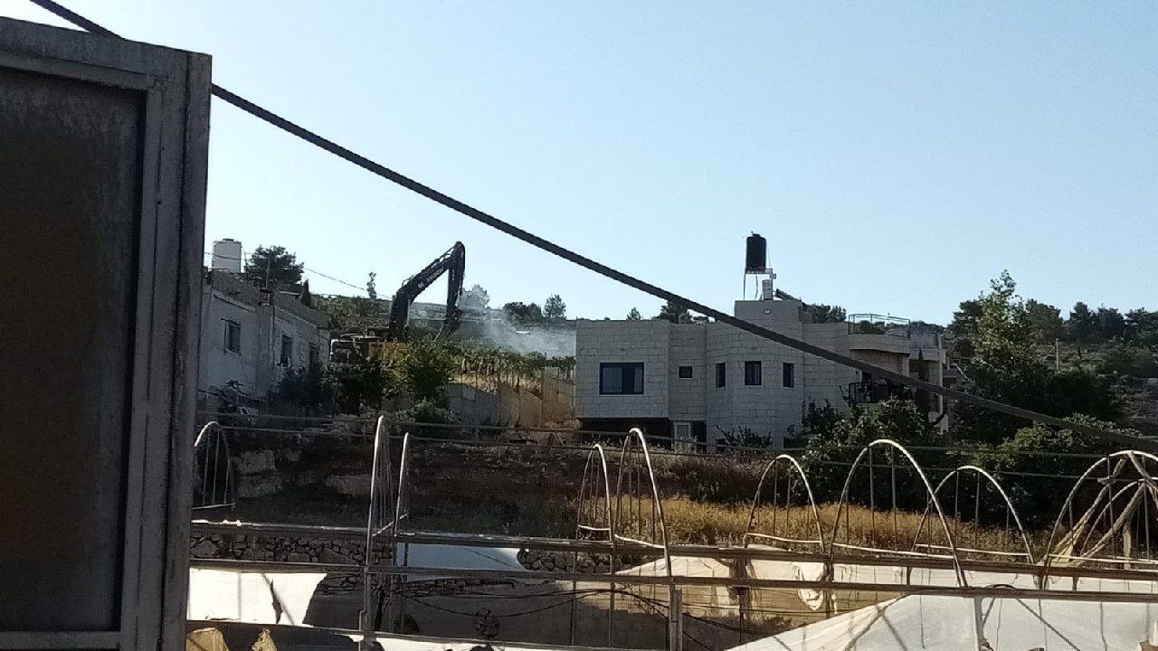 Thumbnail preview image for the video titled: Israeli forces carry out a widespread demolition campaign in the village of Nahhalin