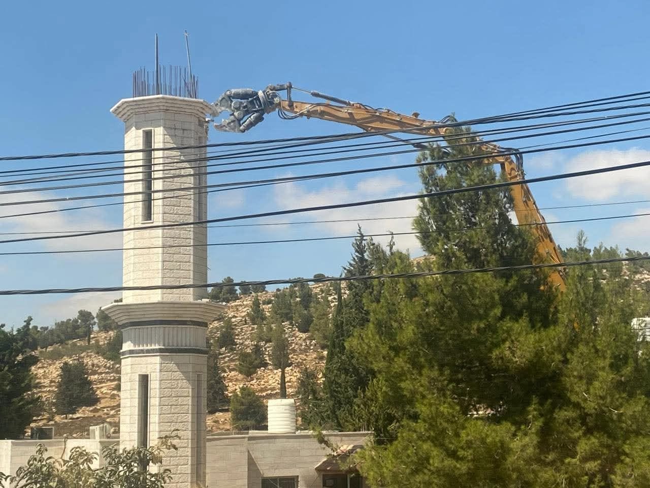 Thumbnail image of a video tagged with Al-Farouq Mosque (Dura)
