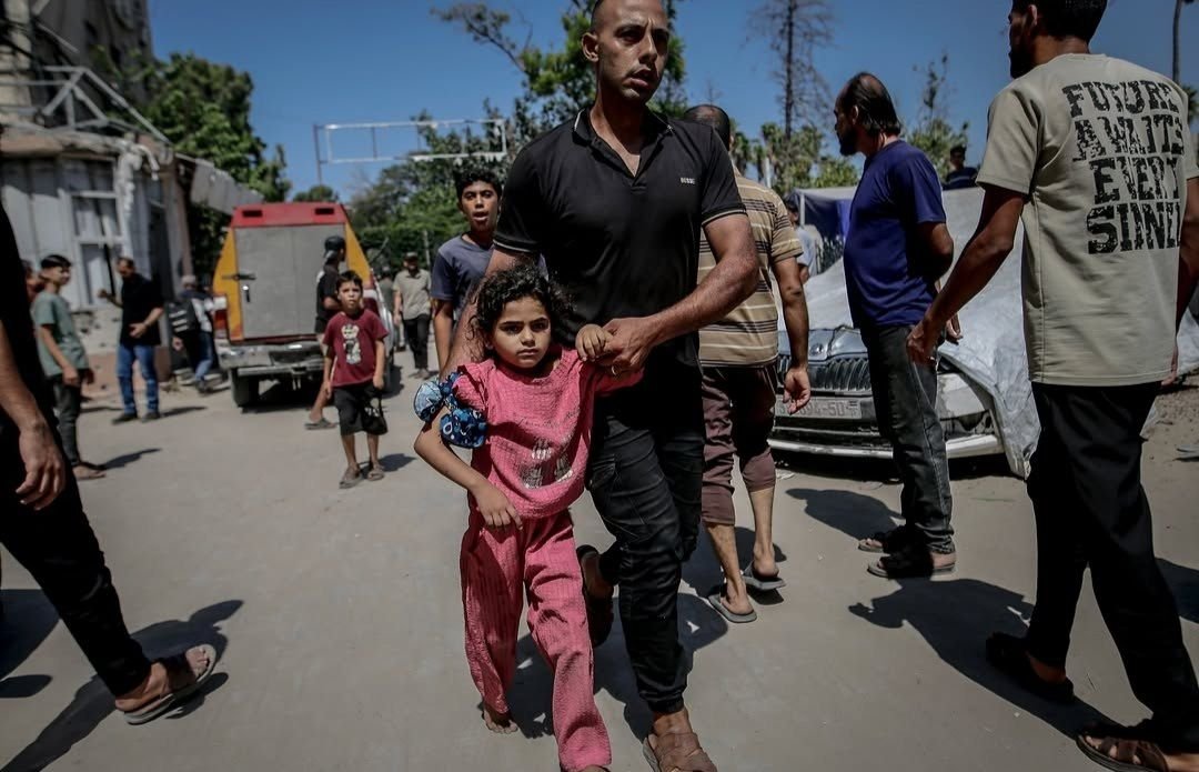 Thumbnail preview image for the video titled: Child injured in Israel's massacre of police leadership near Gaza City Park