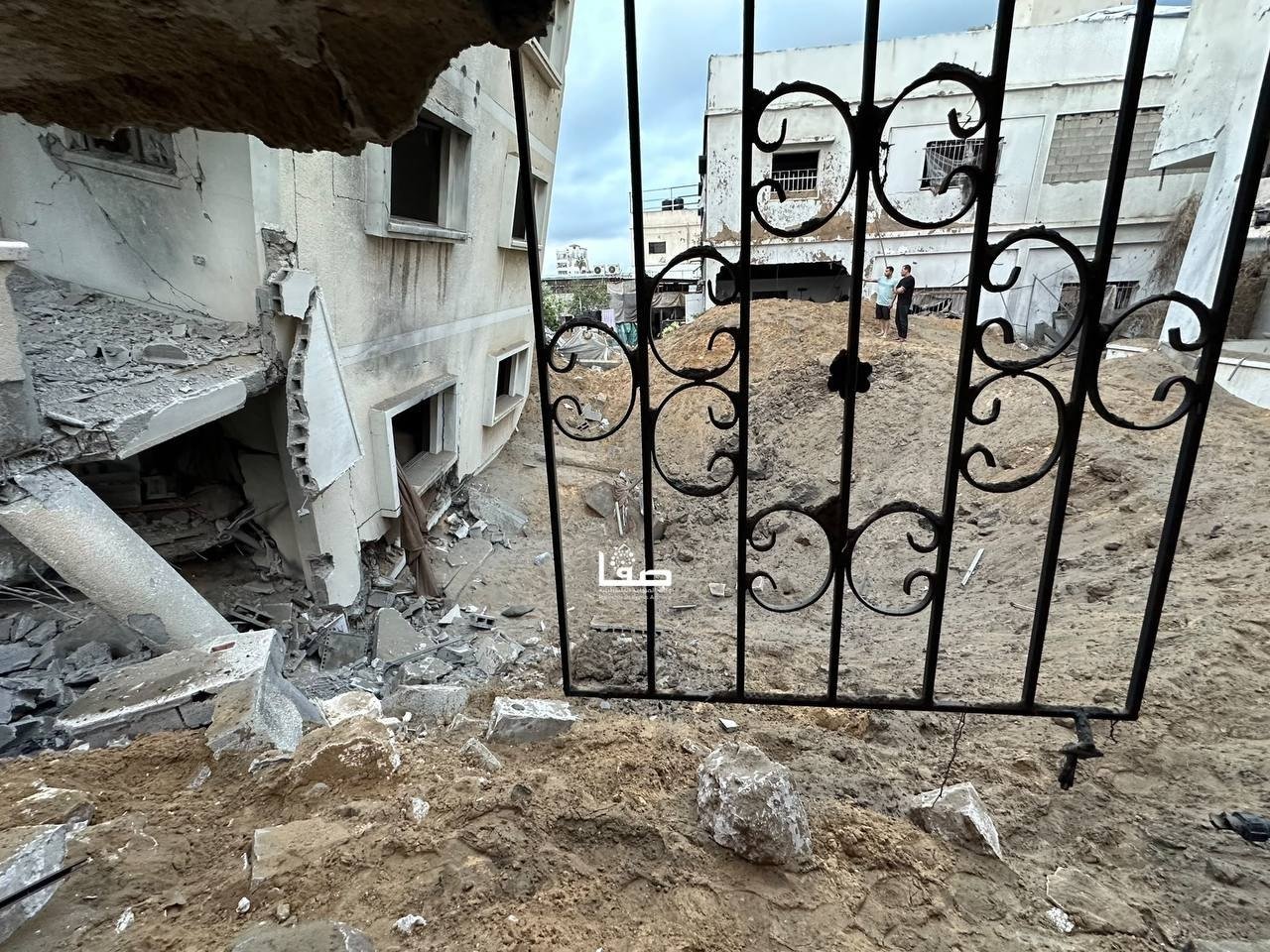 Thumbnail preview image for the video titled: Damage following Israeli bombing of houses across Gaza City